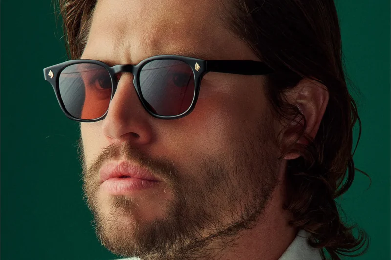 GARRET LEIGHT